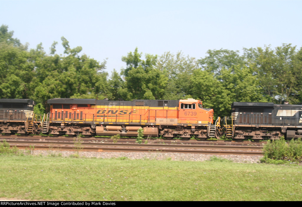 BNSF 6739